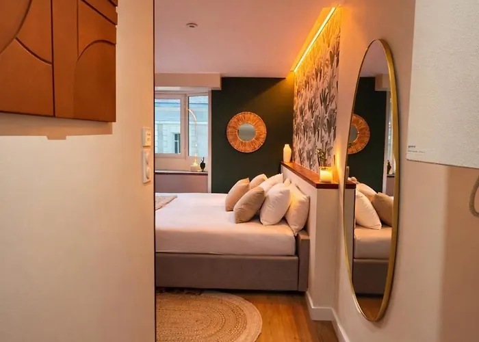 Designer In - Station & Center Апартаменты *